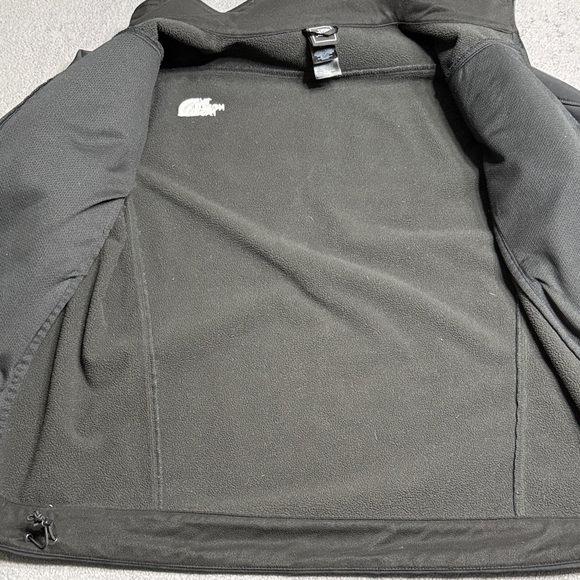 The North Face Black Softshell Jacket - Picture 4 of 5